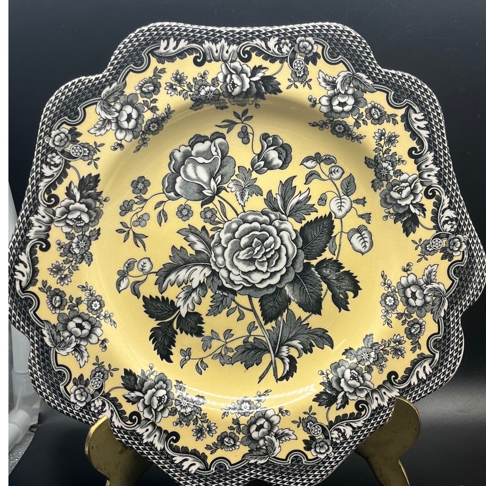 Spode‎ British Flowers Rosa plate, England Archive Collection Yellow Black 9.5"